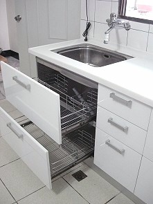 ���ѤU�T����x